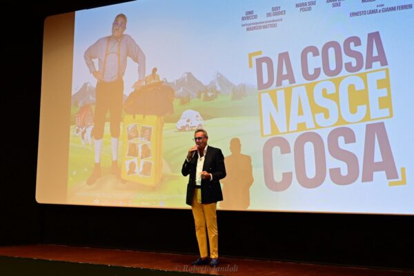 Napoli applaude “Da cosa nasce cosa” il film di Gino Rivieccio: la prima al cinema Filangieri